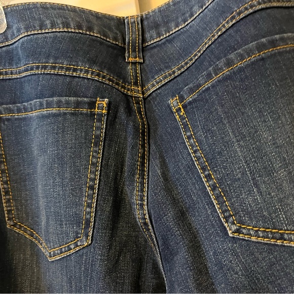 Cabi Jeans size 4 tapered legs 30 waist 30 inseam preowned - Picture 9 of 9